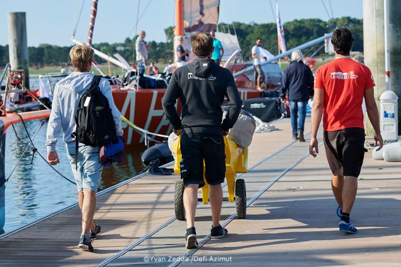 Ambiance sur les pontons avant le départ du Tour de Groix, Lorient La Base, Défi Azimut 2020