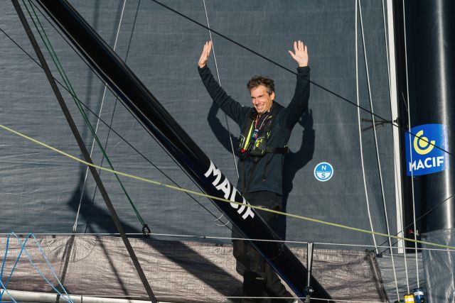 Charlie Dalin Vainqueur Défi Azimut 2024