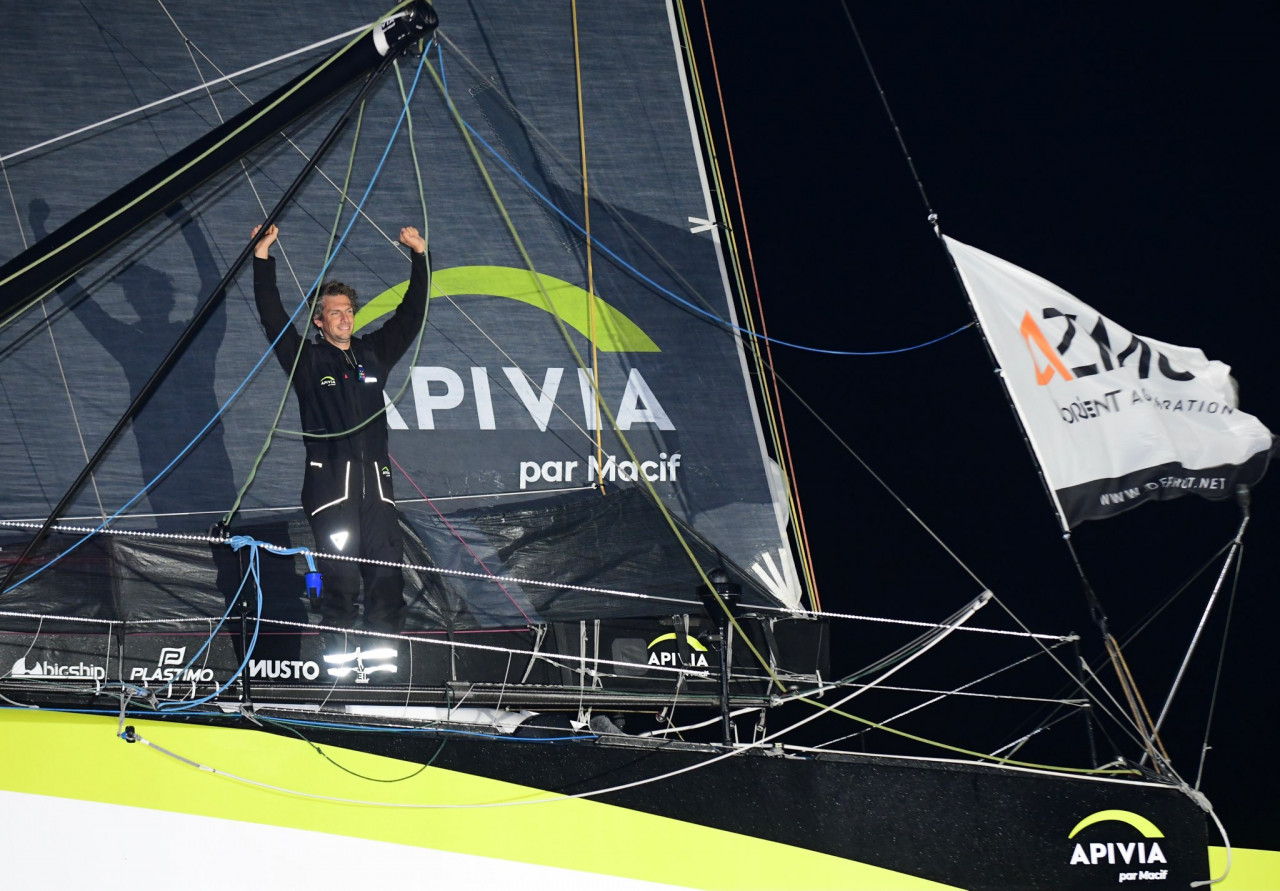 APIVIA vainqueur des 48H azimut SOLO 2022