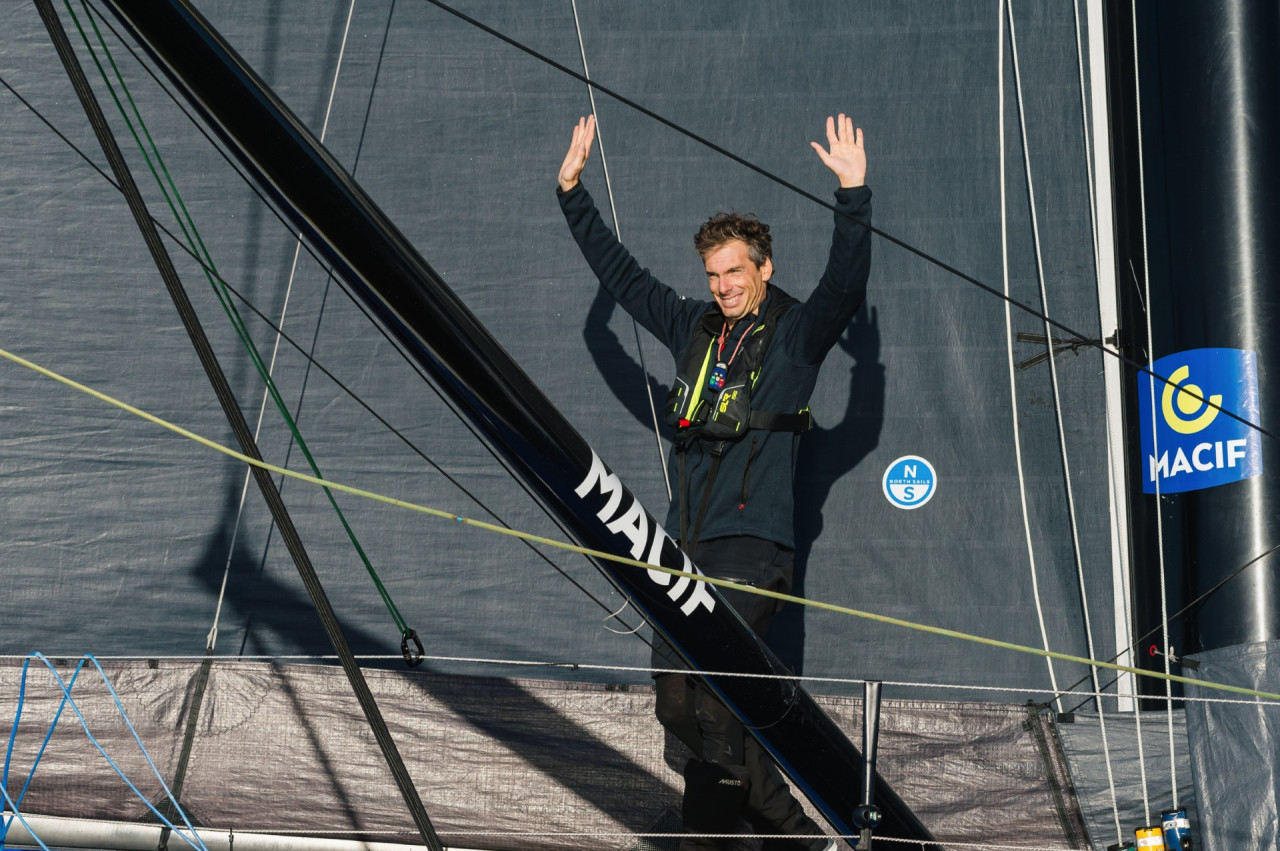 Charlie Dalin Vainqueur Défi Azimut 2024